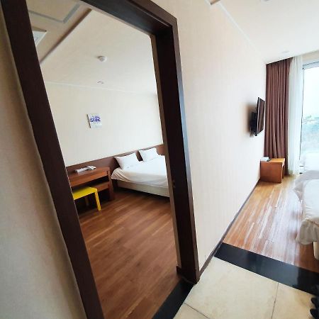 Jeju Jungmun Ocean Blue Hotel Seogwipo Exterior photo