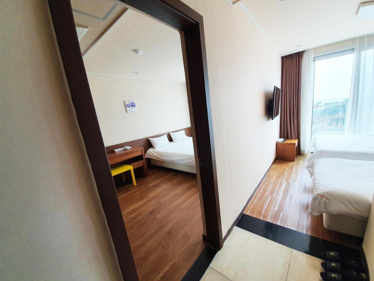 Jeju Jungmun Ocean Blue Hotel Seogwipo Exterior photo