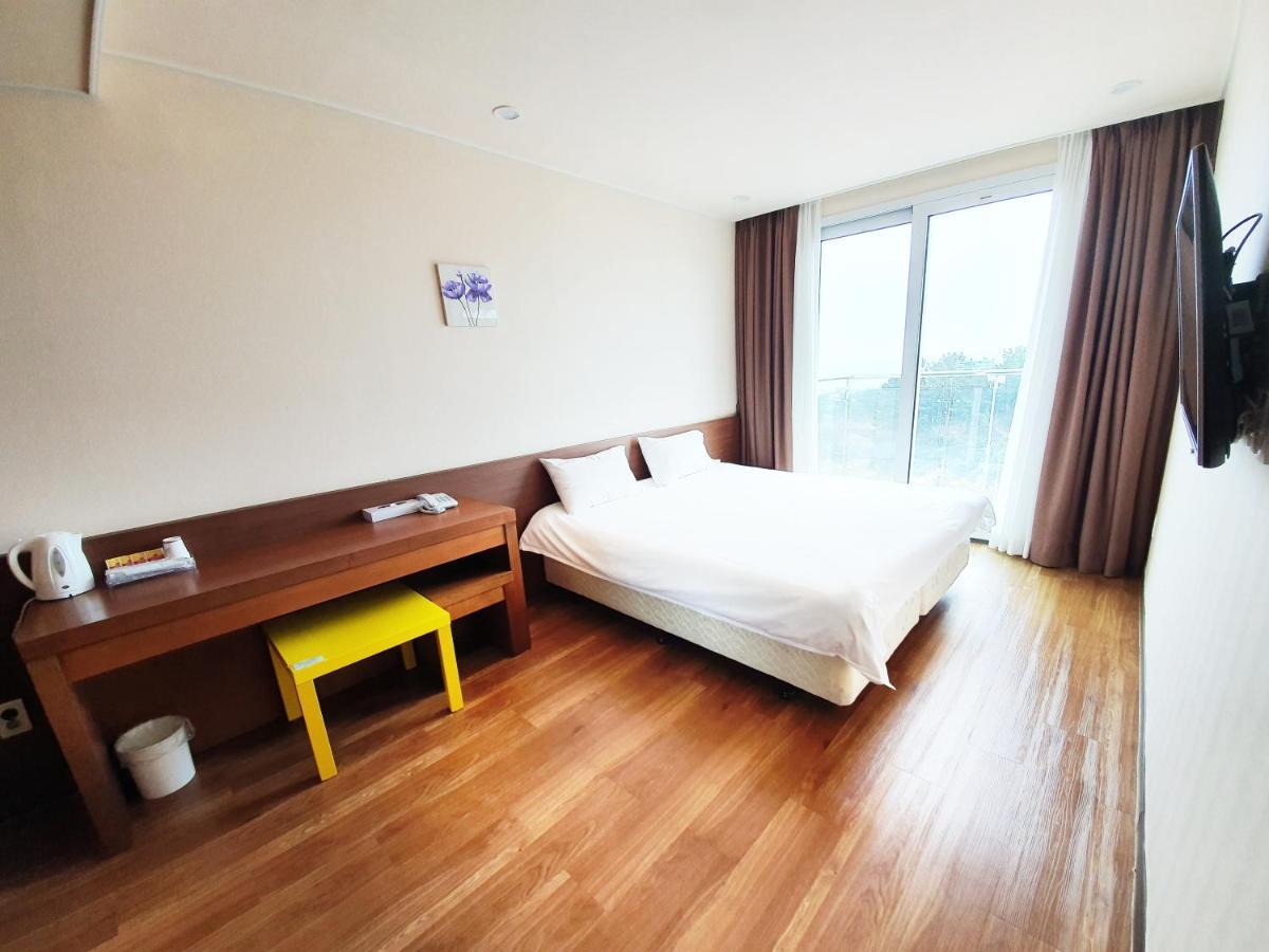 Jeju Jungmun Ocean Blue Hotel Seogwipo Exterior photo