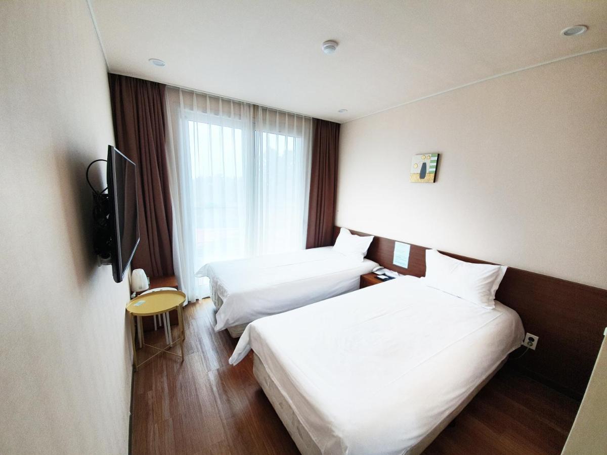 Jeju Jungmun Ocean Blue Hotel Seogwipo Exterior photo